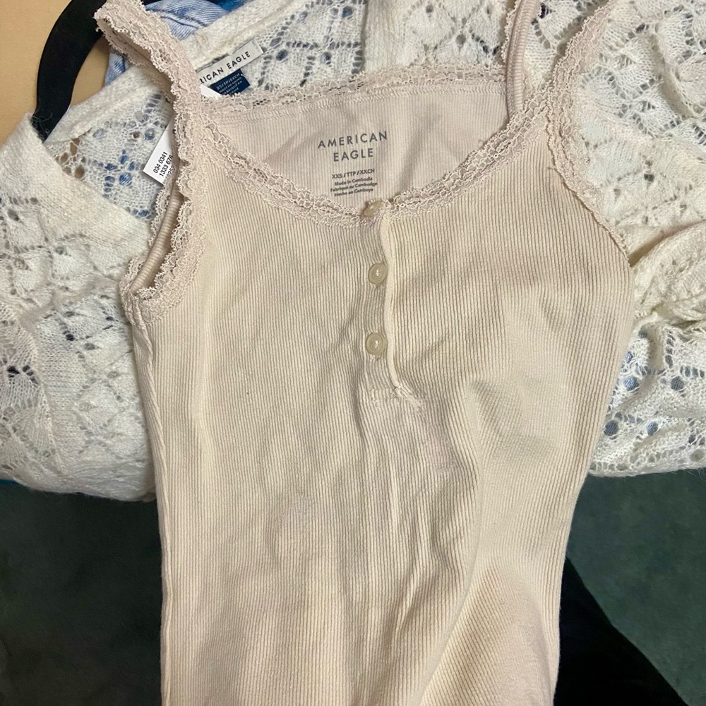 NWT! AE Cream Knit Sweater PLUS FREE TANK TOP - Picture 7 of 7